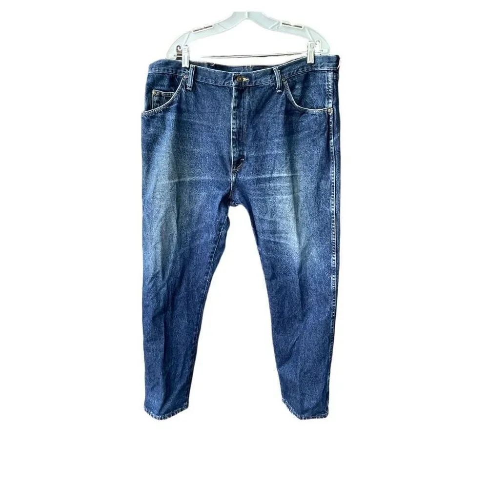 Vintage Y2K Wrangler jeans 40X30 relaxed fit made straight legs.